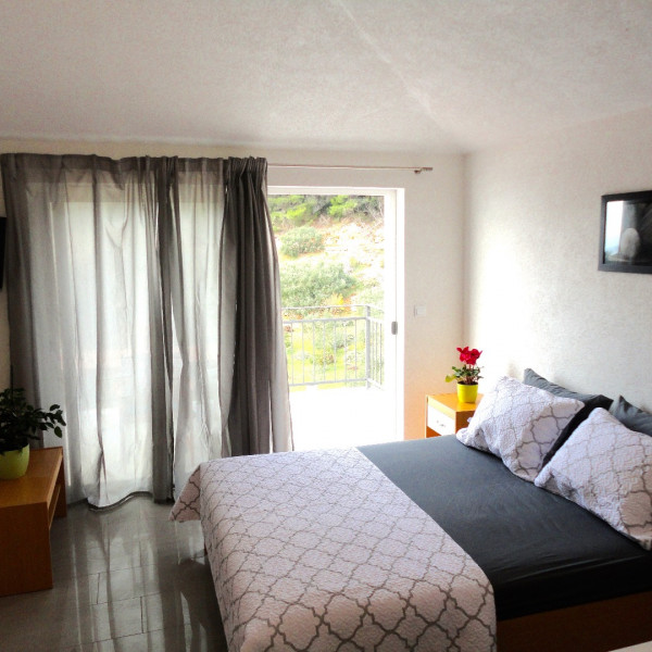 Bedrooms, Paradise Apartments, Paradise Apartments right on the beach on Hvar island, Croatia Gdinj