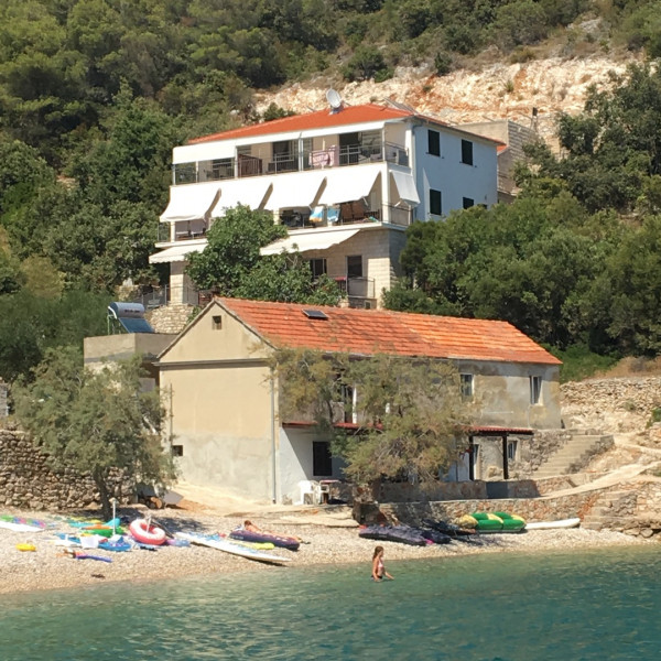 Paradise Apartments, Paradise Apartments right on the beach on Hvar island, Croatia Gdinj