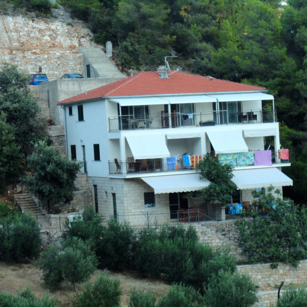 Paradise Apartments, Paradise Apartments right on the beach on Hvar island, Croatia Gdinj