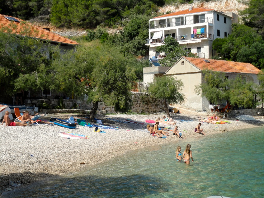 Island Cove Paradise - Beachside Getaway with Robinson Crusoe Flair, Paradise Apartments right on the beach on Hvar island, Croatia Gdinj